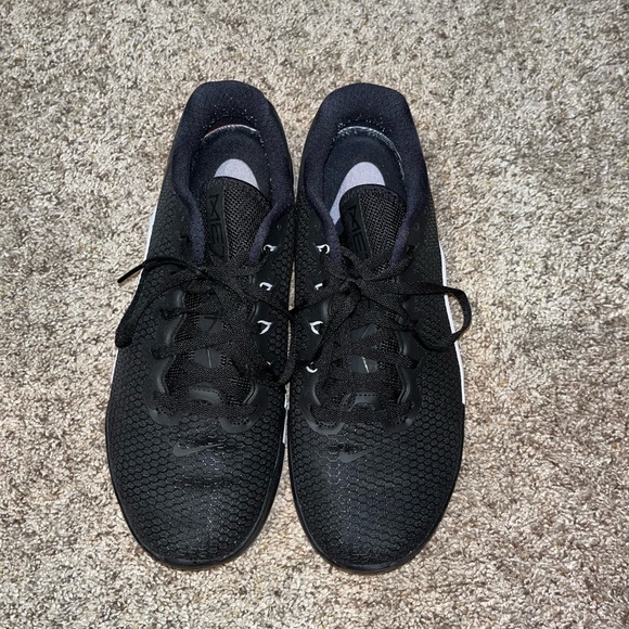 Nike Metcon lifting shoes 🤍 - Picture 2 of 5